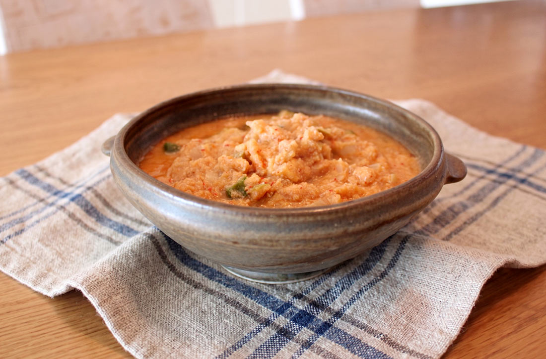 맛깔스러운 김치 비지찌개 완성 모습